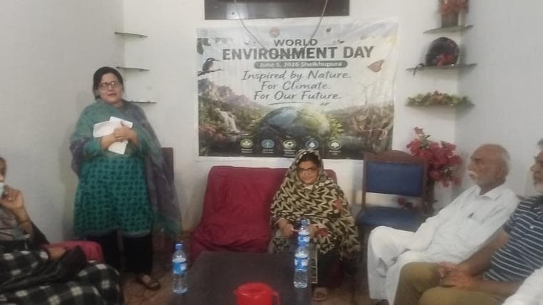 Meeting discussing air and water pollution